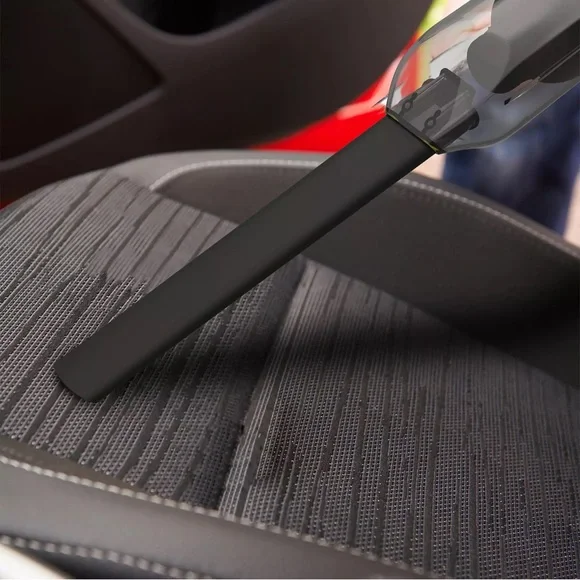 NWT Inc cordless vacuum, powerful hand vac w/attachments - Picture 7 of 10